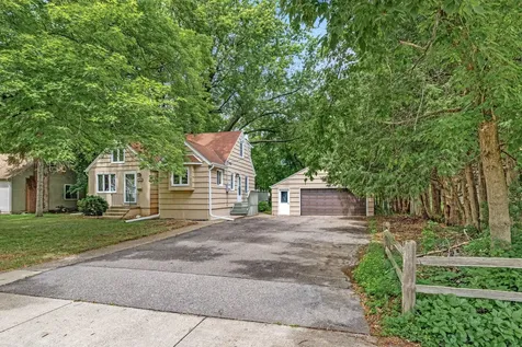 1993 9th Street White Bear Lake MN 55110