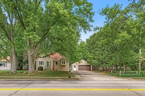 1993 9th Street White Bear Lake MN 55110