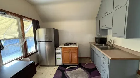 672 Surrey Avenue Saint Paul MN 55106