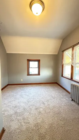 672 Surrey Avenue Saint Paul MN 55106