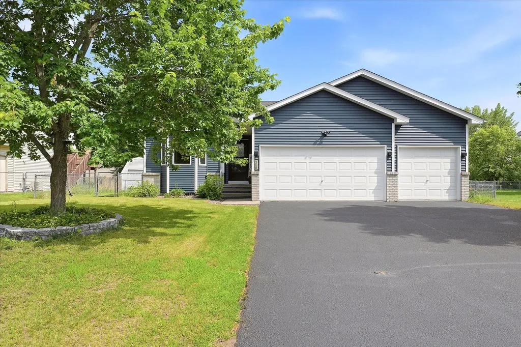 308 Elm Street SW Isanti MN 55040