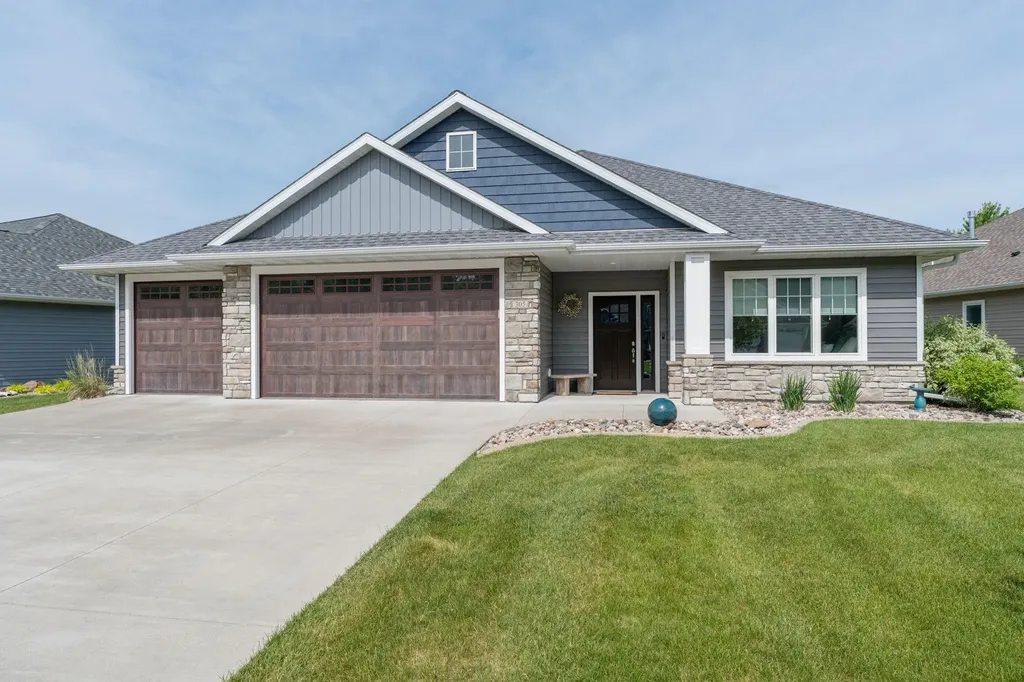 305 Dancing Waters Circle Mankato MN 56001
