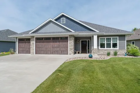 305 Dancing Waters Circle Mankato MN 56001