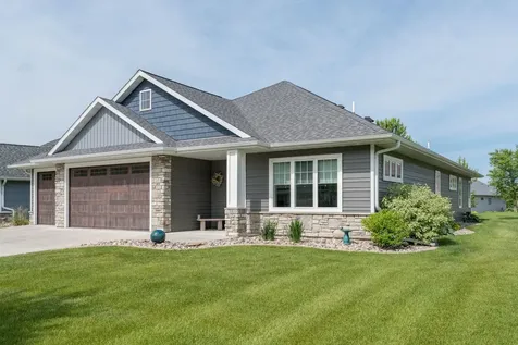 305 Dancing Waters Circle Mankato MN 56001