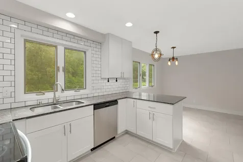 10928 London Drive Burnsville MN 55337