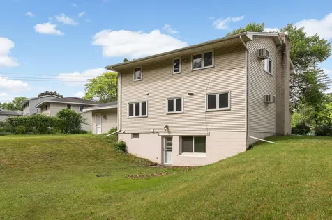 10928 London Drive Burnsville MN 55337