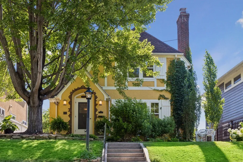 4033 Ewing Avenue S Minneapolis MN 55410
