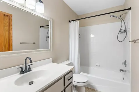 1585 Millpond Court Chaska MN 55318