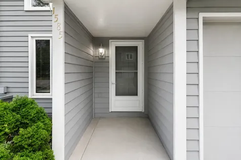 1585 Millpond Court Chaska MN 55318