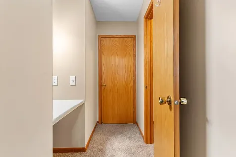 1585 Millpond Court Chaska MN 55318