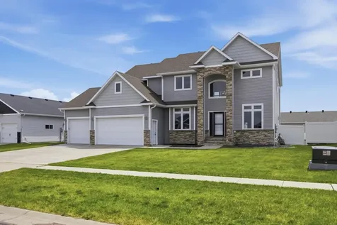 2736 70th Avenue S Fargo ND 58104