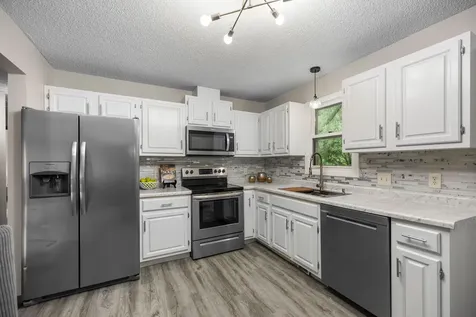17160 Hershey Court Lakeville MN 55044