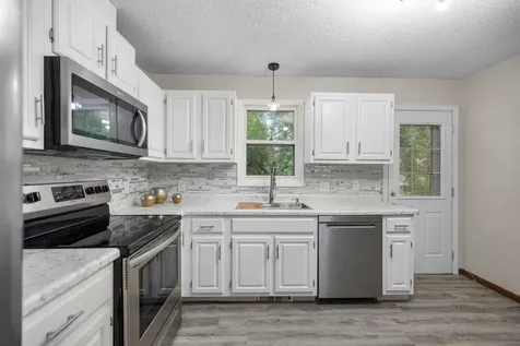 17160 Hershey Court Lakeville MN 55044