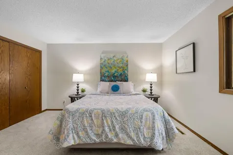17160 Hershey Court Lakeville MN 55044