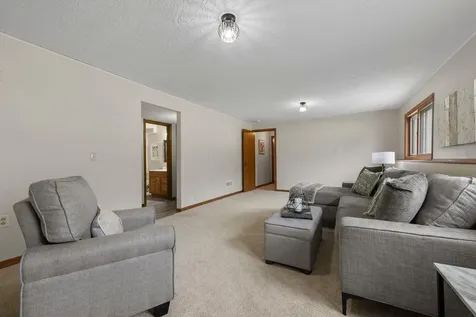 17160 Hershey Court Lakeville MN 55044