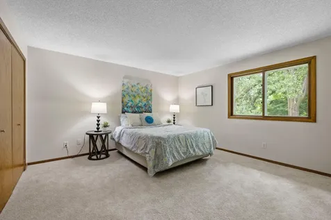 17160 Hershey Court Lakeville MN 55044