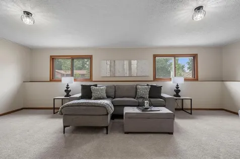 17160 Hershey Court Lakeville MN 55044
