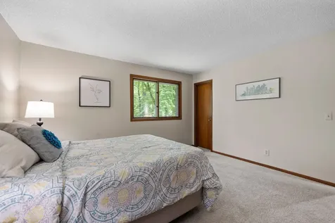 17160 Hershey Court Lakeville MN 55044