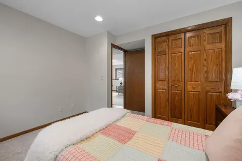 17160 Hershey Court Lakeville MN 55044