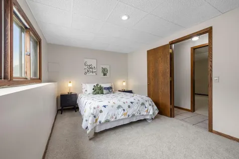17160 Hershey Court Lakeville MN 55044