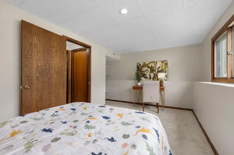 17160 Hershey Court Lakeville MN 55044