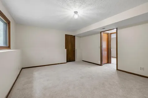 17160 Hershey Court Lakeville MN 55044