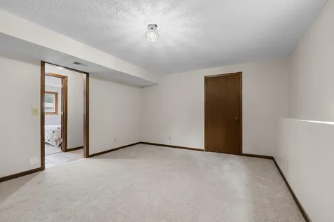 17160 Hershey Court Lakeville MN 55044
