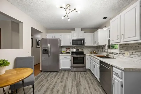 17160 Hershey Court Lakeville MN 55044