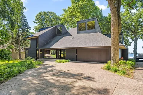1308 Woodlawn Beach Buffalo MN 55313