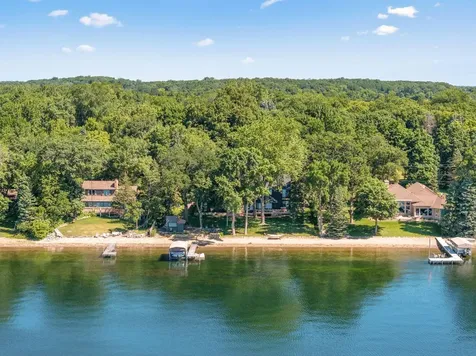 1308 Woodlawn Beach Buffalo MN 55313