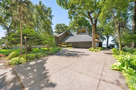 1308 Woodlawn Beach Buffalo MN 55313