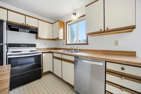 748 14th Avenue W West Fargo ND 58078