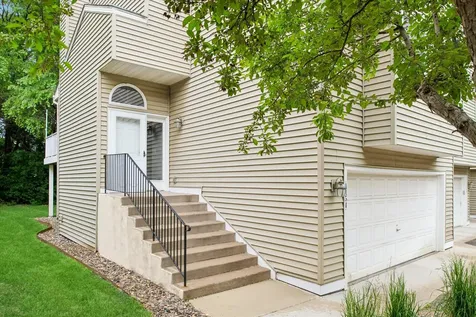 4154 Meadowlark Way Eagan MN 55122