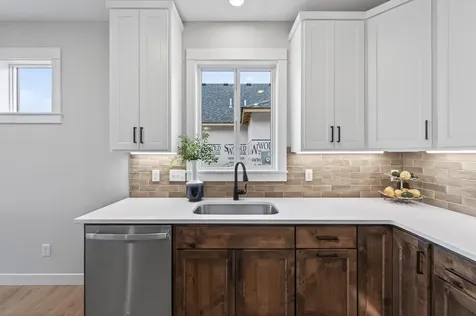 1531 Jefferson Street S Cambridge MN 55008