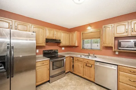 1907 27th Avenue S Fargo ND 58103