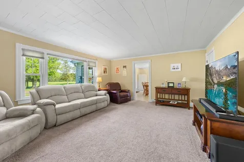 8946 285th Avenue NE North Branch MN 55056