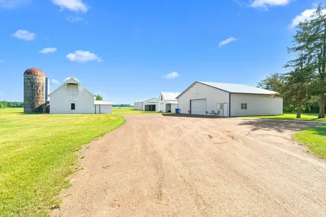 8946 285th Avenue NE North Branch MN 55056