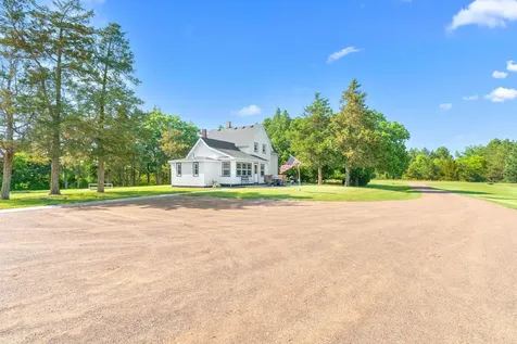 8946 285th Avenue NE North Branch MN 55056