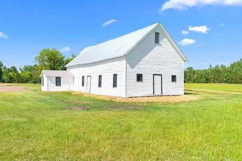 8946 285th Avenue NE North Branch MN 55056