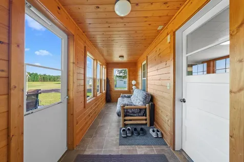 8946 285th Avenue NE North Branch MN 55056