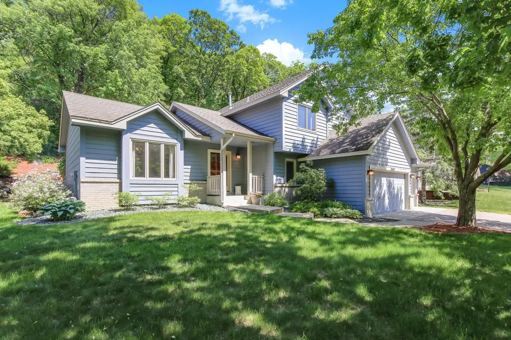 15505 Bryant Avenue S Burnsville MN 55306