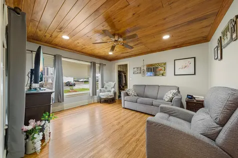 806 5th Street NW Faribault MN 55021