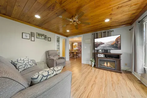 806 5th Street NW Faribault MN 55021