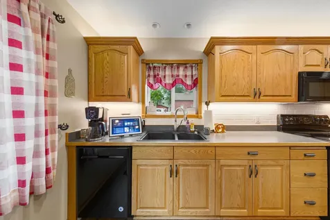 806 5th Street NW Faribault MN 55021