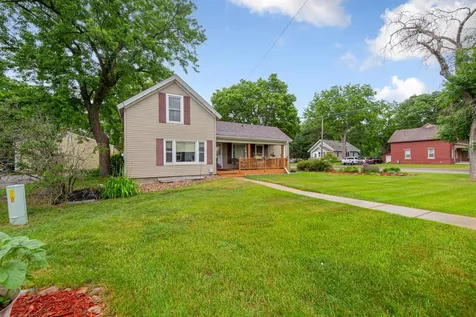 806 5th Street NW Faribault MN 55021
