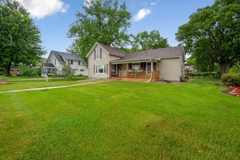 806 5th Street NW Faribault MN 55021