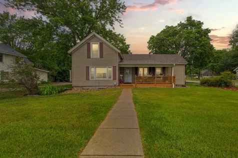 806 5th Street NW Faribault MN 55021