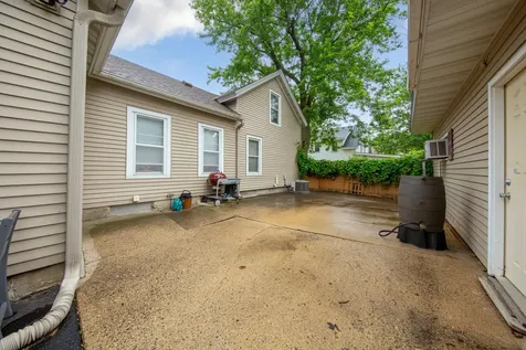 806 5th Street NW Faribault MN 55021