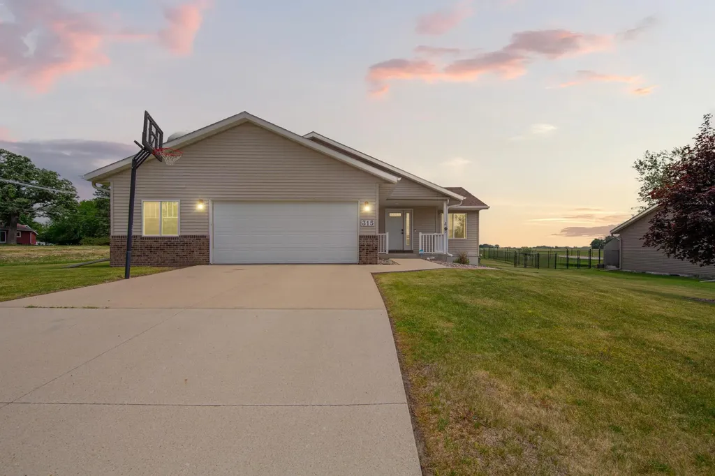 315 Hazeltine Avenue NE Owatonna MN 55060