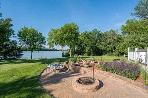 16 Lake Shore Drive Sherburn MN 56171